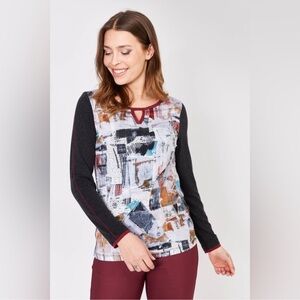 DOLCEZZA Stylish Graphic Long Sleeve Top NWT